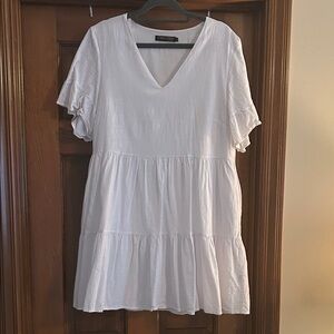 Fancyinn White V-Neck Tiered Tunic